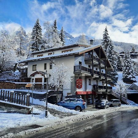 Hotel Meuble Meridiana Valtournenche Ngoại thất bức ảnh