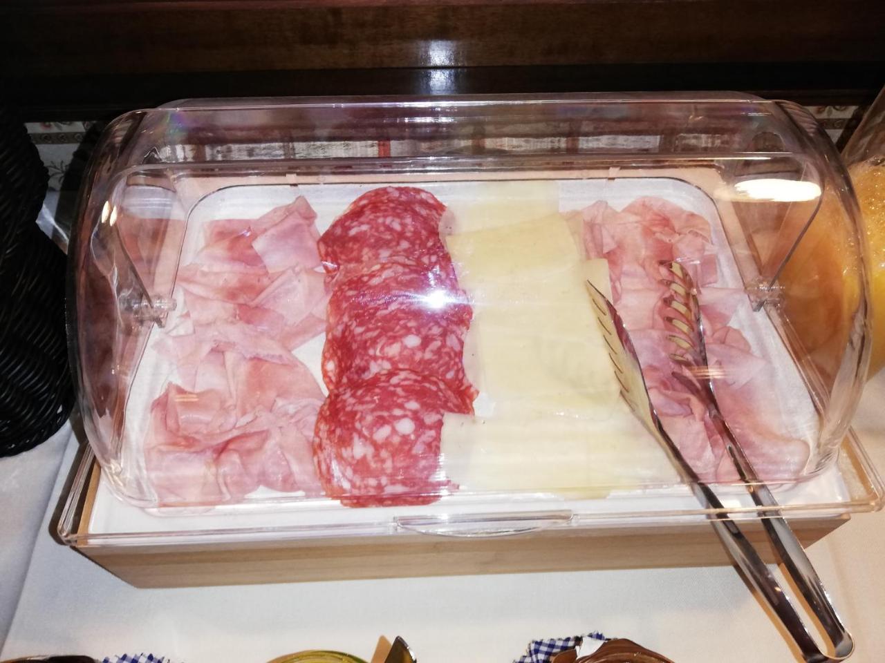 Hotel Meuble Meridiana Valtournenche Ngoại thất bức ảnh