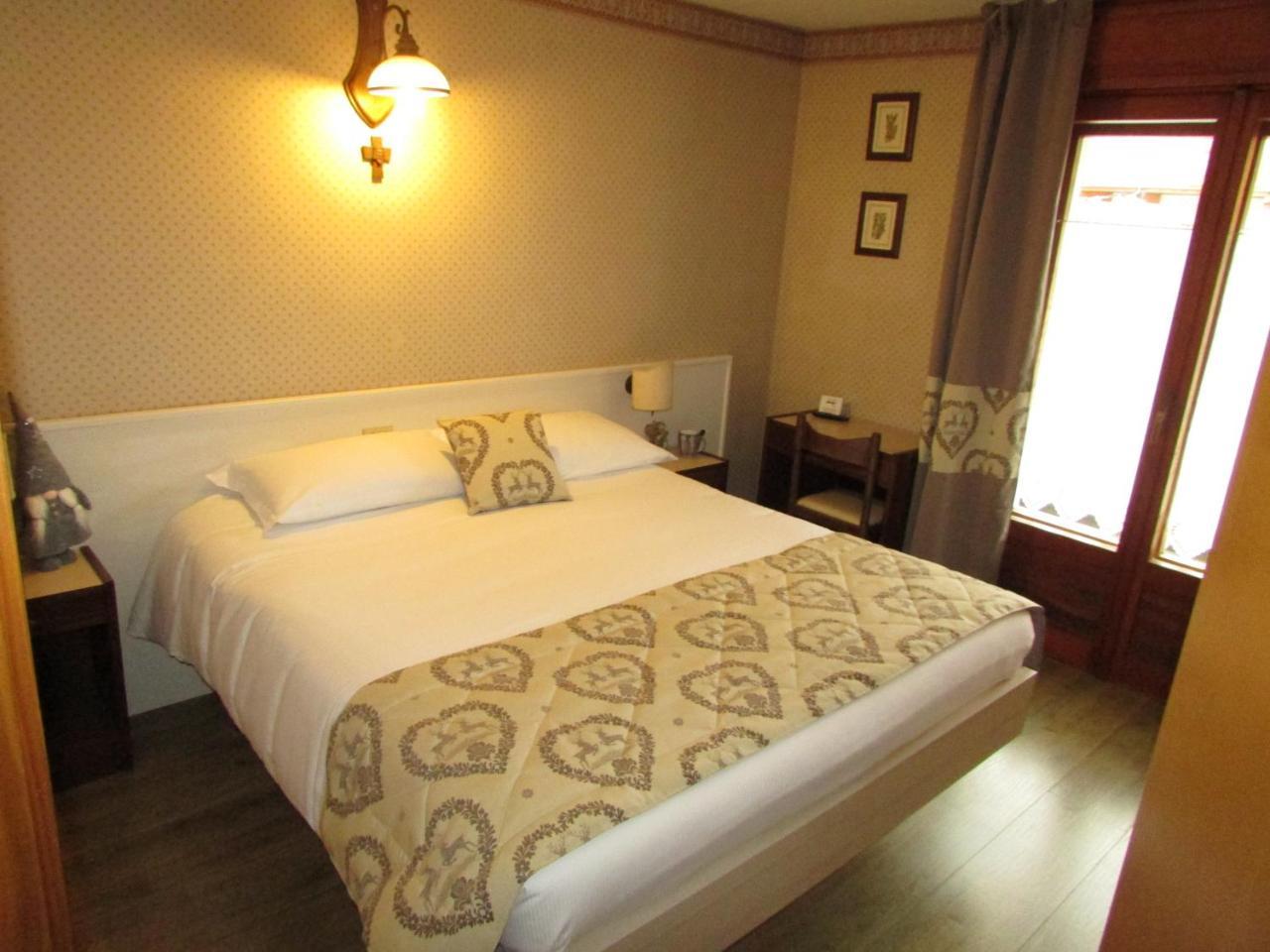 Hotel Meuble Meridiana Valtournenche Ngoại thất bức ảnh