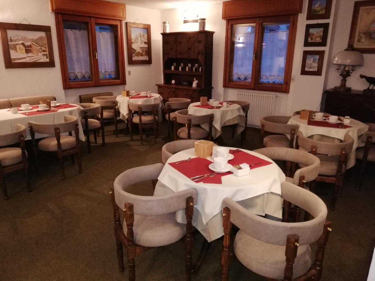 Hotel Meuble Meridiana Valtournenche Ngoại thất bức ảnh