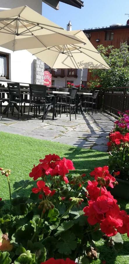Hotel Meuble Meridiana Valtournenche Ngoại thất bức ảnh